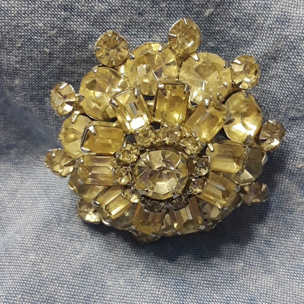 Pin - Picture 4 of 4